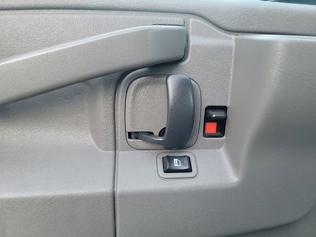 2023 Gmc Savana Cargo 2500 photo 13