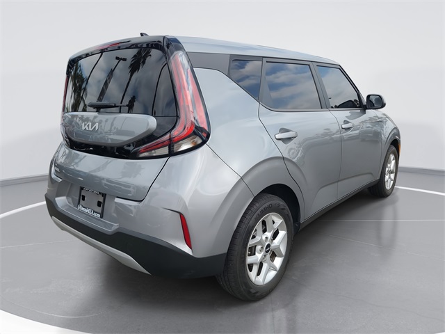 2023 Kia Soul LX photo 4