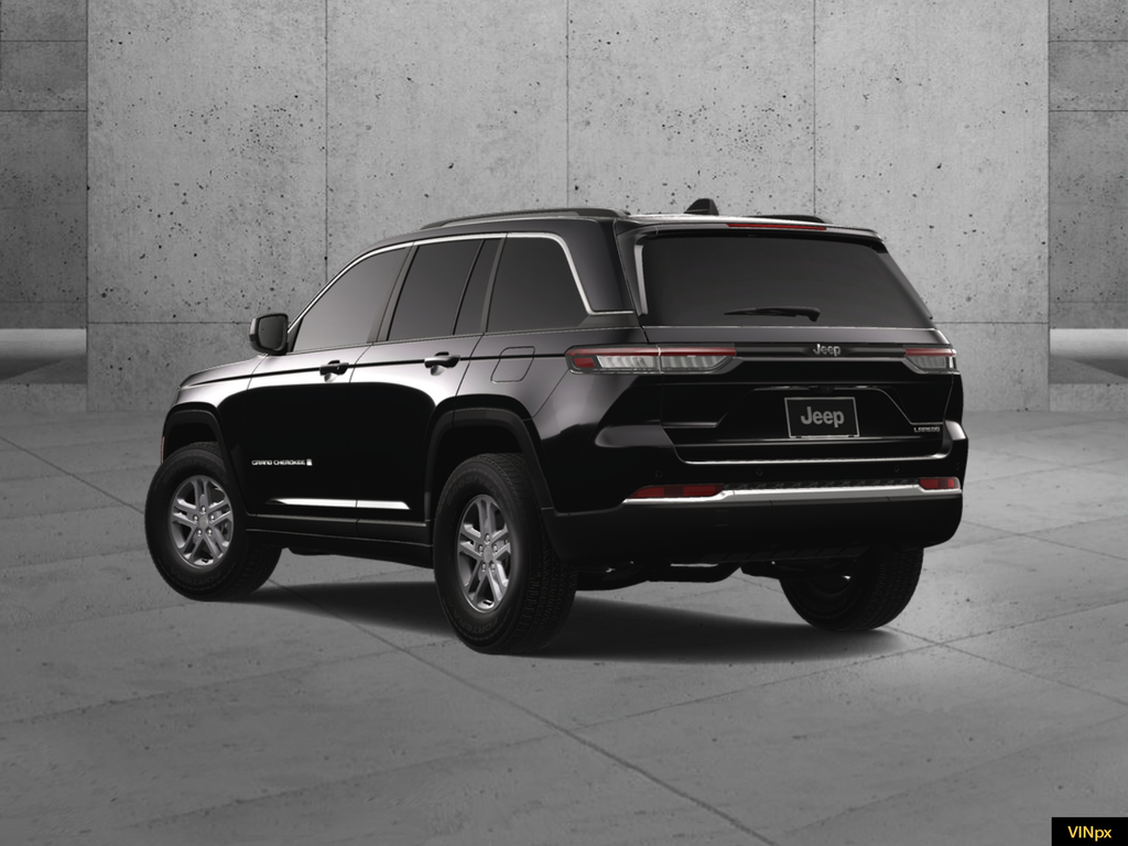 New 2025 Diamond Black Crystal Pearl-Coat Exterior Paint Jeep Laredo image 4