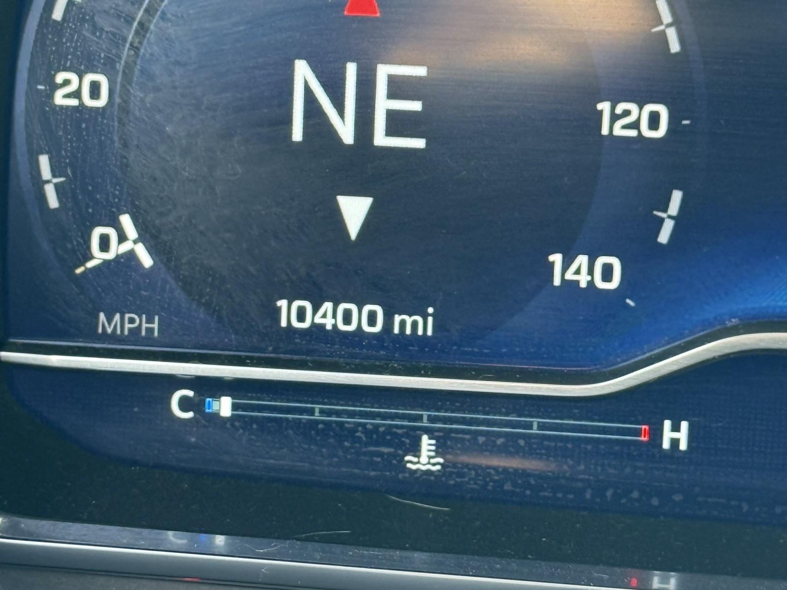 Used 2024 WHITE Chevrolet RST image 4