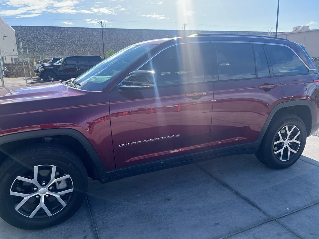 2023 Jeep Grand Cherokee Limited photo 11