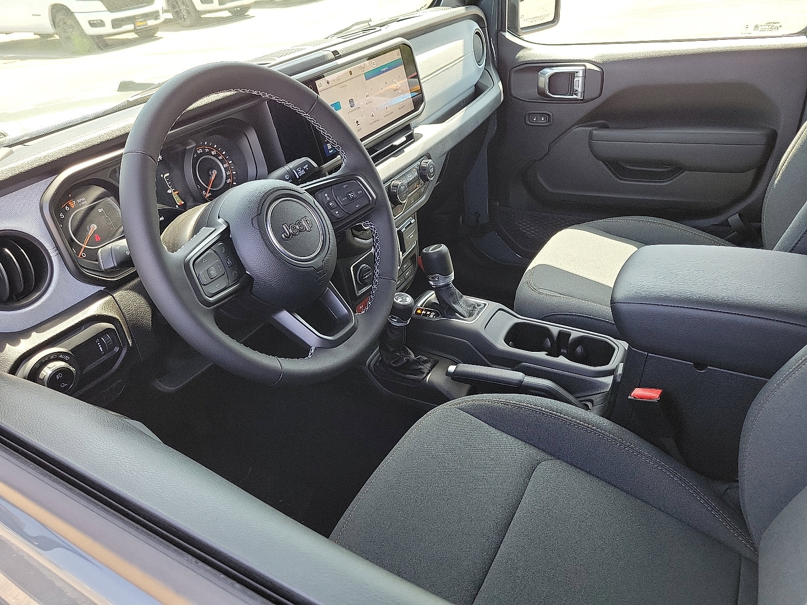 2025 Jeep Gladiator Willys photo 3