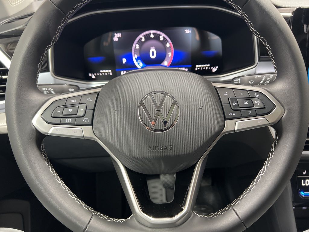 2025 Volkswagen Taos SE photo 39