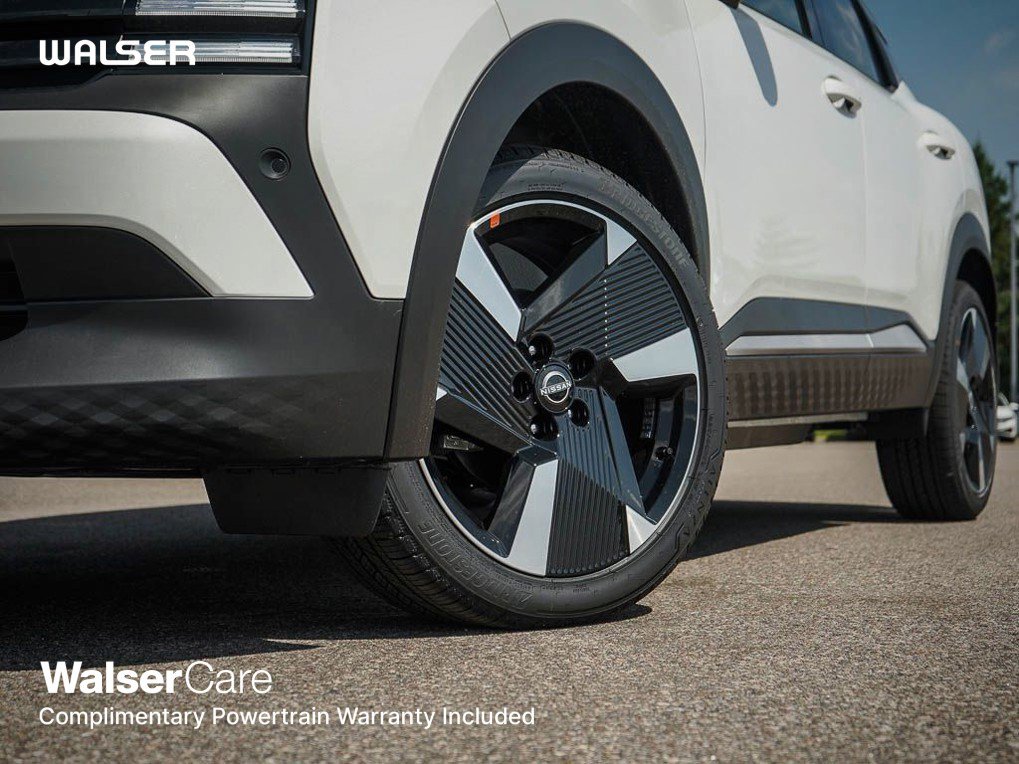 2025 Nissan Kicks SR photo 3