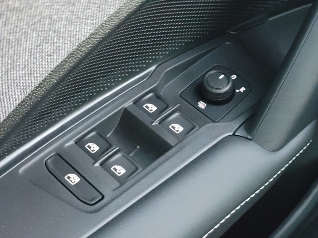 2025 Volkswagen Tiguan S photo 28