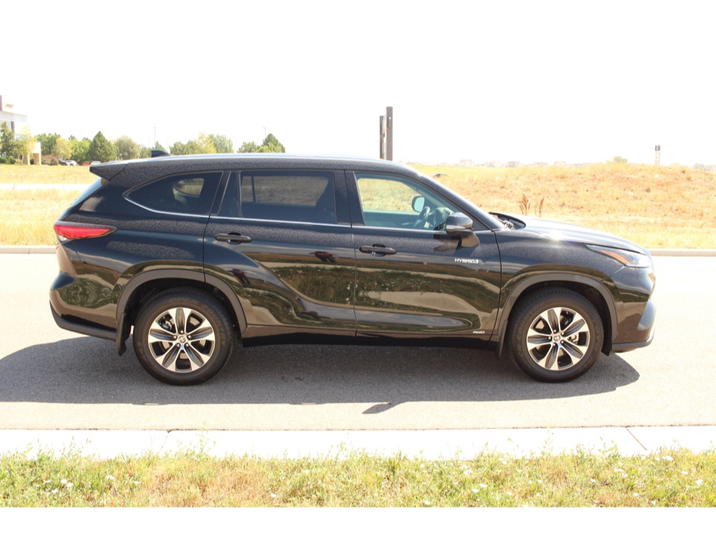 2021 Toyota Highlander Hybrid XLE photo 6