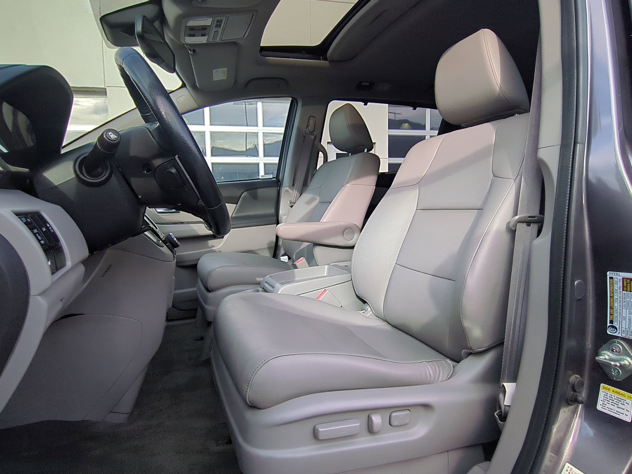 2015 Honda Odyssey EX-L photo 23
