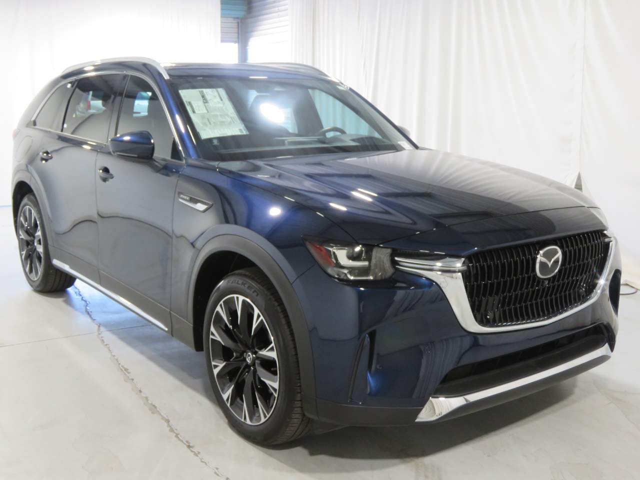 2025 Mazda CX-90 Plug-in Hybrid Premium Plus photo 3