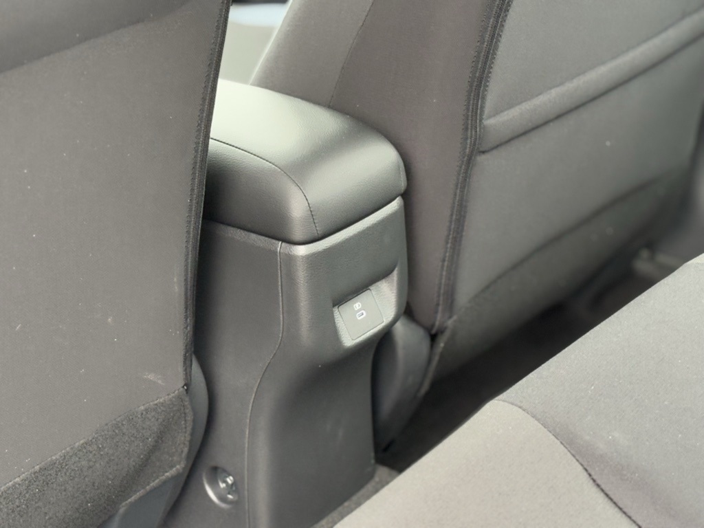 2025 Nissan Versa SV photo 19