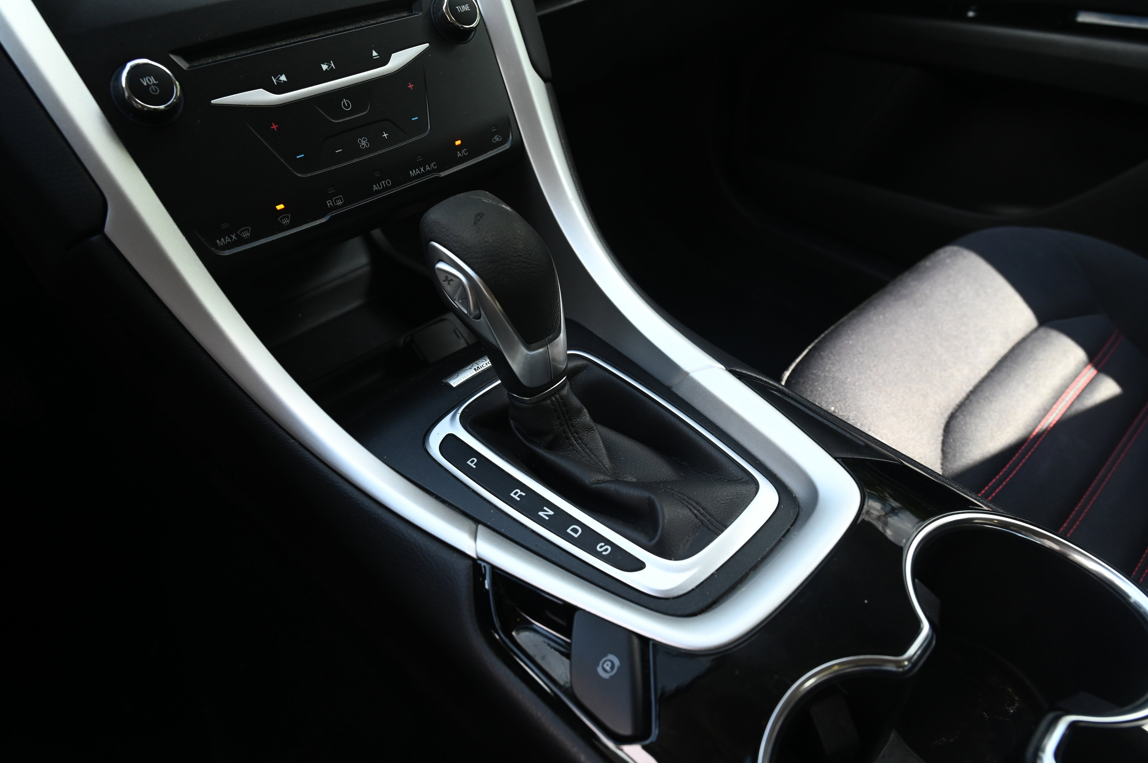 2014 Ford Fusion SE photo 17
