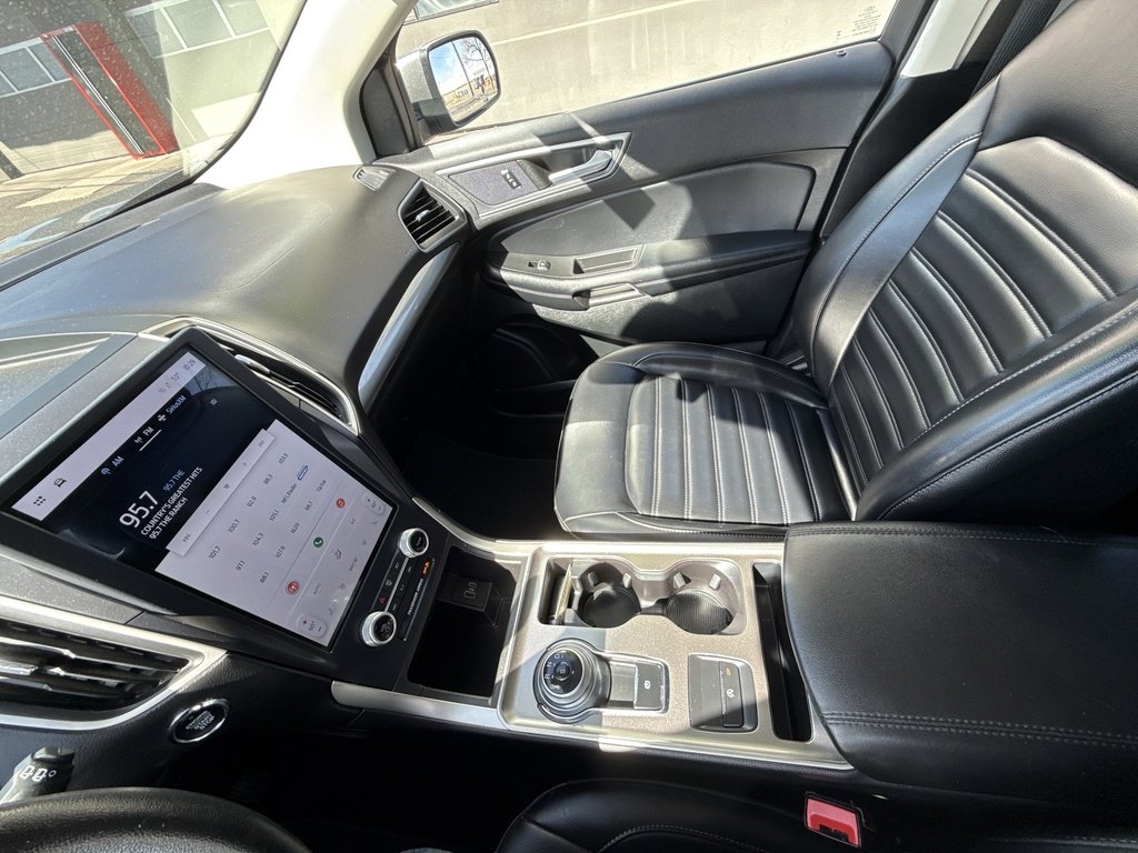 2023 Ford Edge SEL photo 21