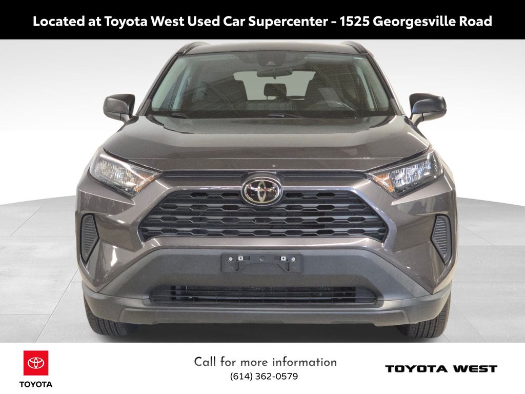 2021 Toyota RAV4 LE photo 2