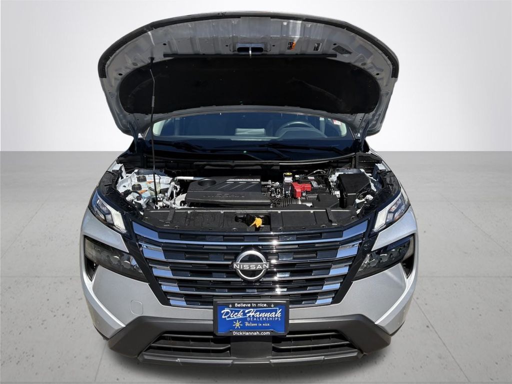 2024 Nissan Rogue SV photo 2