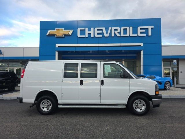 2024 Chevrolet Express 2500 Work Van photo 3