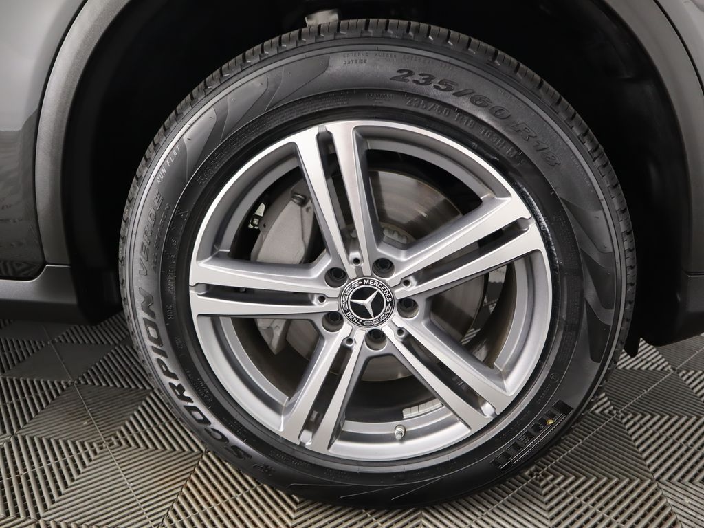 2022 Mercedes Benz GLC 300 photo 32