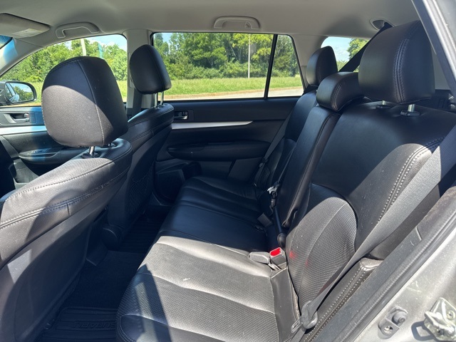 2011 Subaru Outback 2.5i Premium photo 12