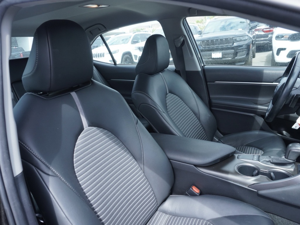 2023 Toyota Camry SE photo 19