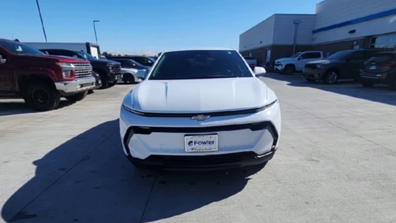 2026 Chevrolet Equinox EV 1LT photo 3