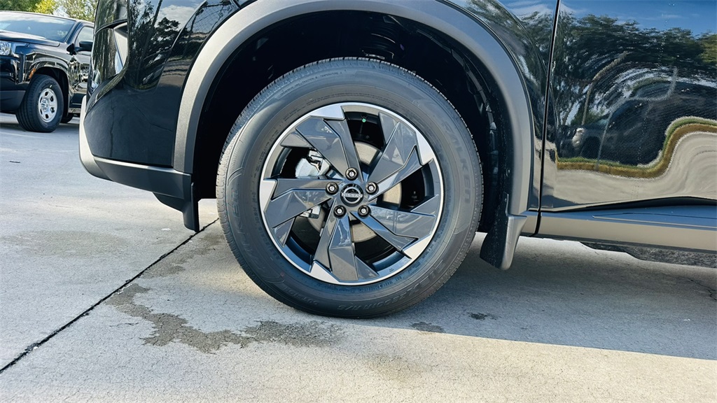 2026 Nissan Rogue S photo 9