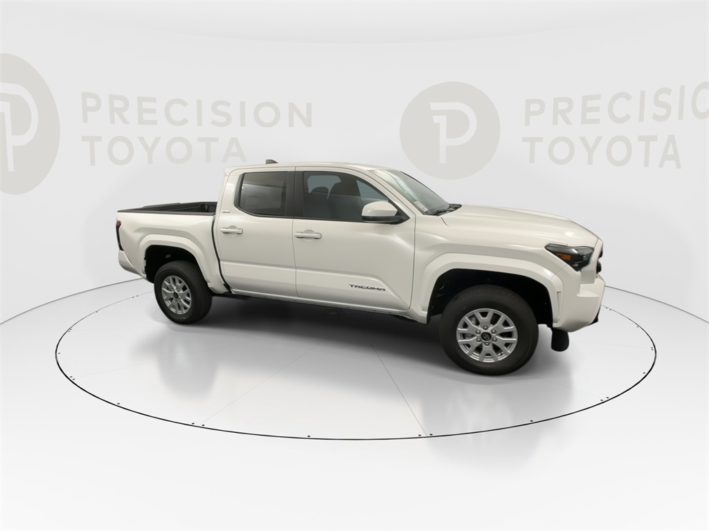 2025 Toyota Tacoma SR5 photo 21