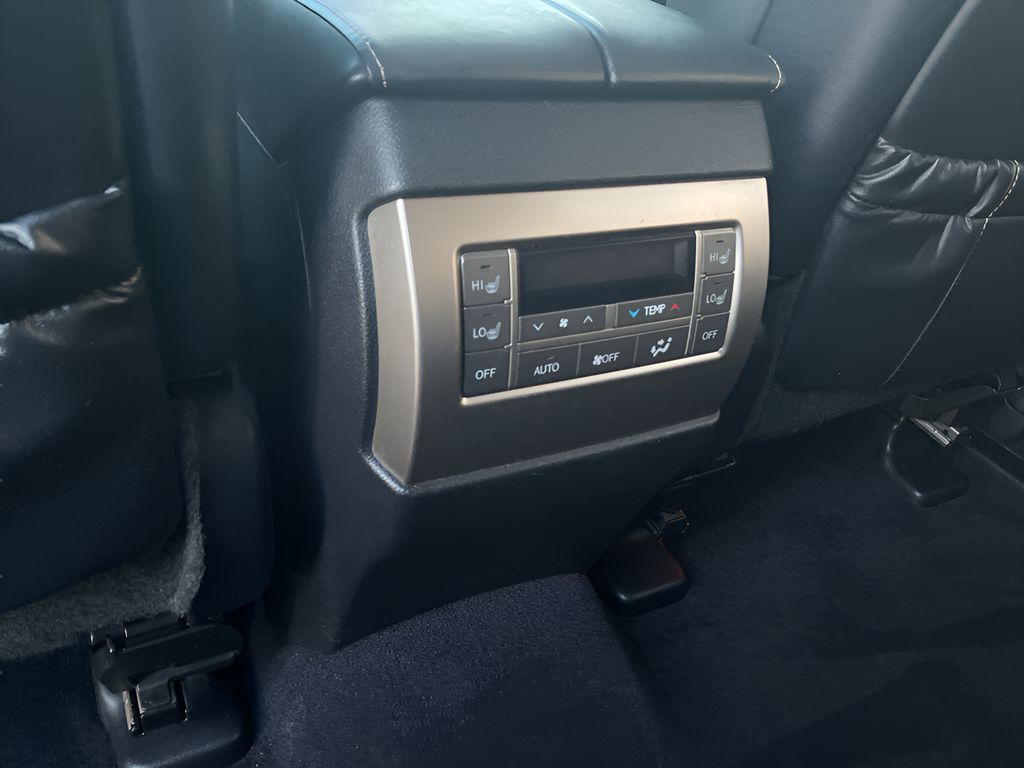 2019 Lexus GX 460 Luxury photo 19