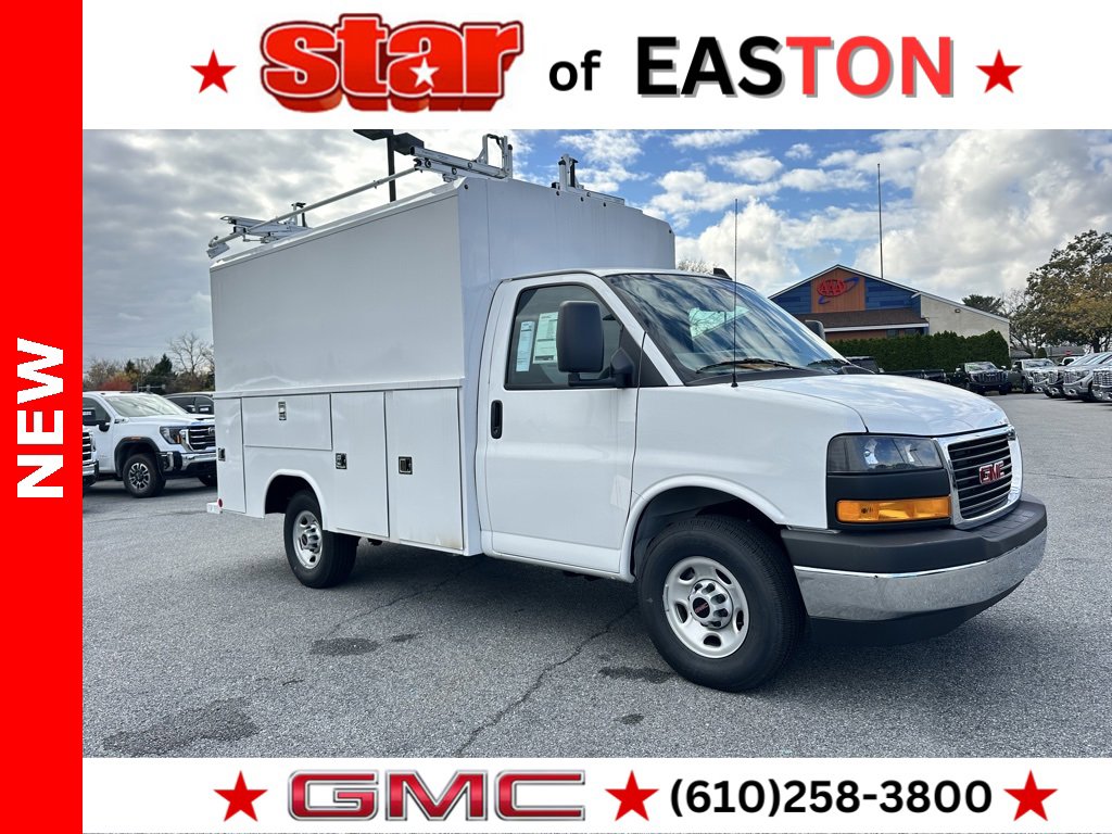 2025 GMC Savana Cutaway Work Van's photo