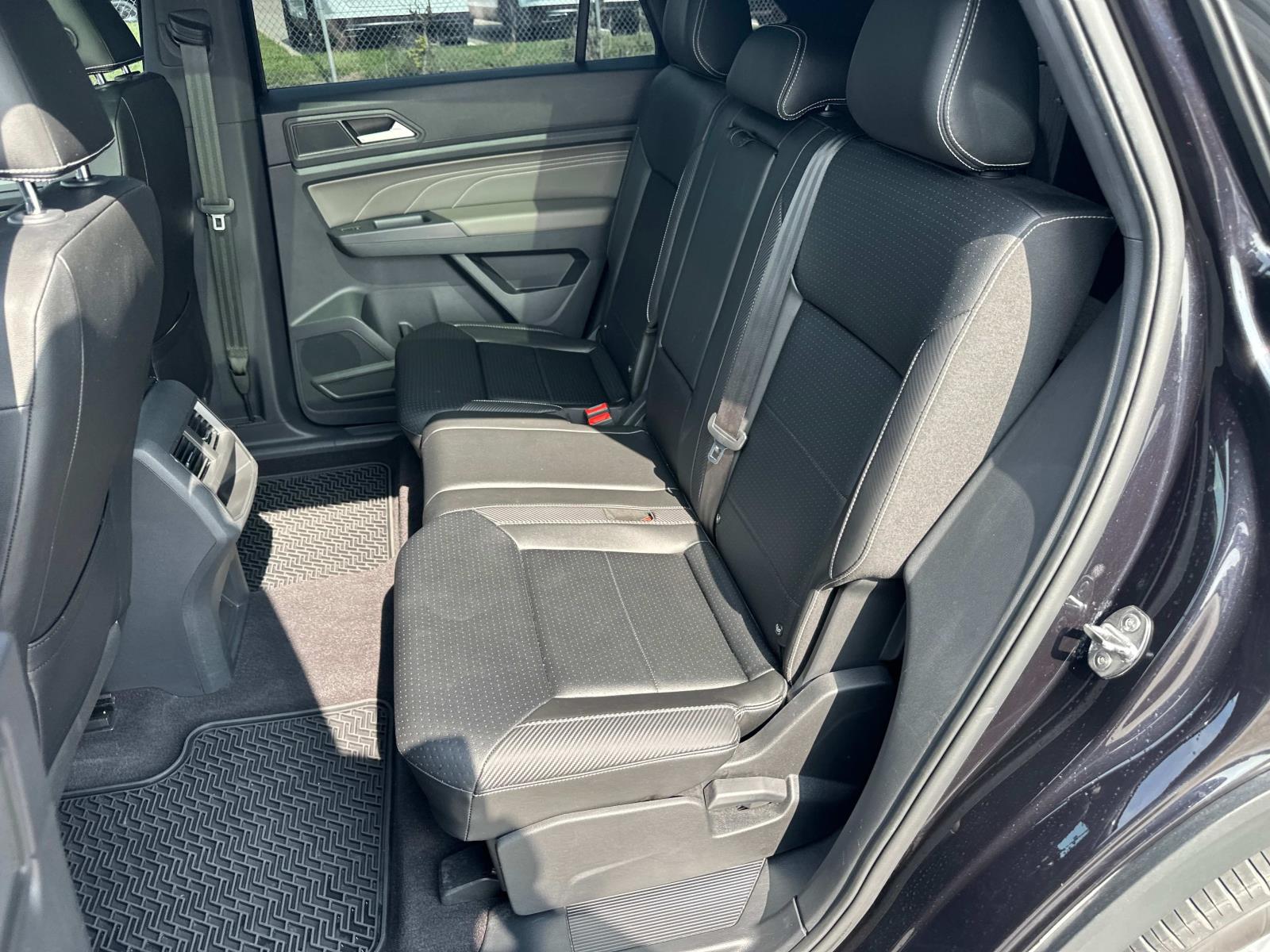 2021 Volkswagen Atlas Cross Sport V6 SEL photo 13