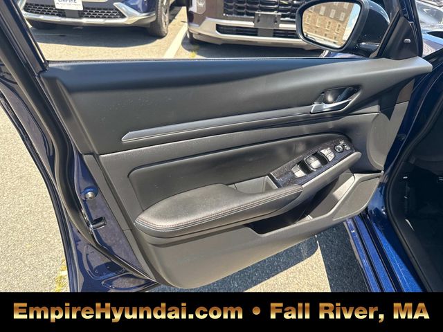 2024 Nissan Altima 2.5 SR photo 17