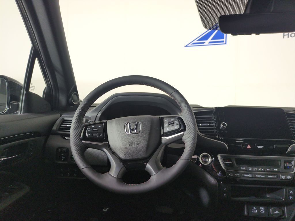2026 Honda Ridgeline Black Edition photo 13