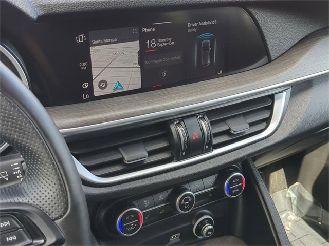 2022 Alfa Romeo Stelvio Ti photo 17