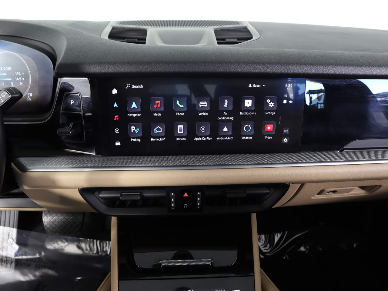 2024 Porsche Cayenne photo 16