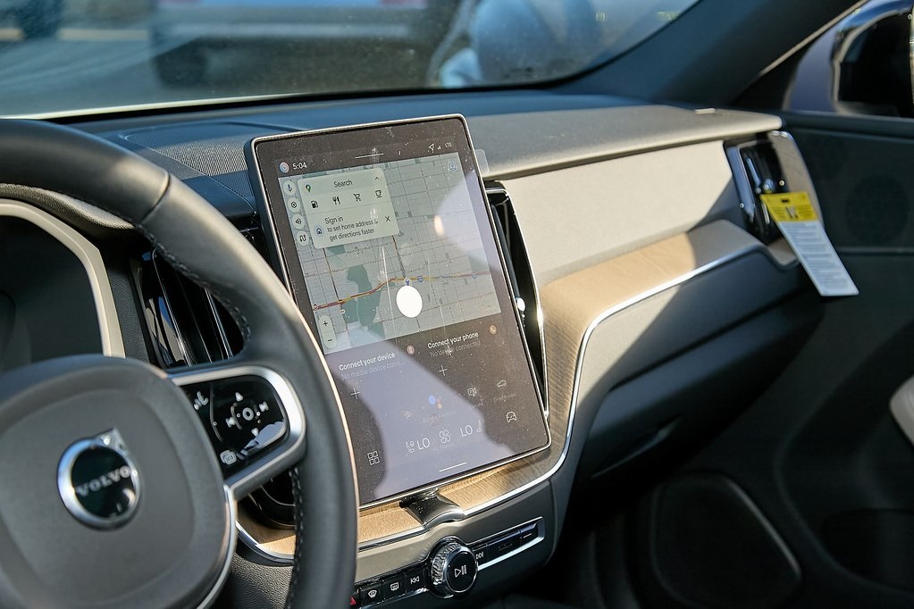 2026 VOLVO XC60 - Image 13