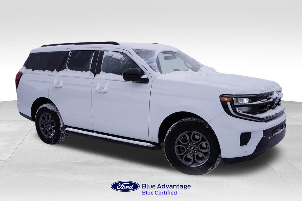 2025 Ford Expedition Active's photo