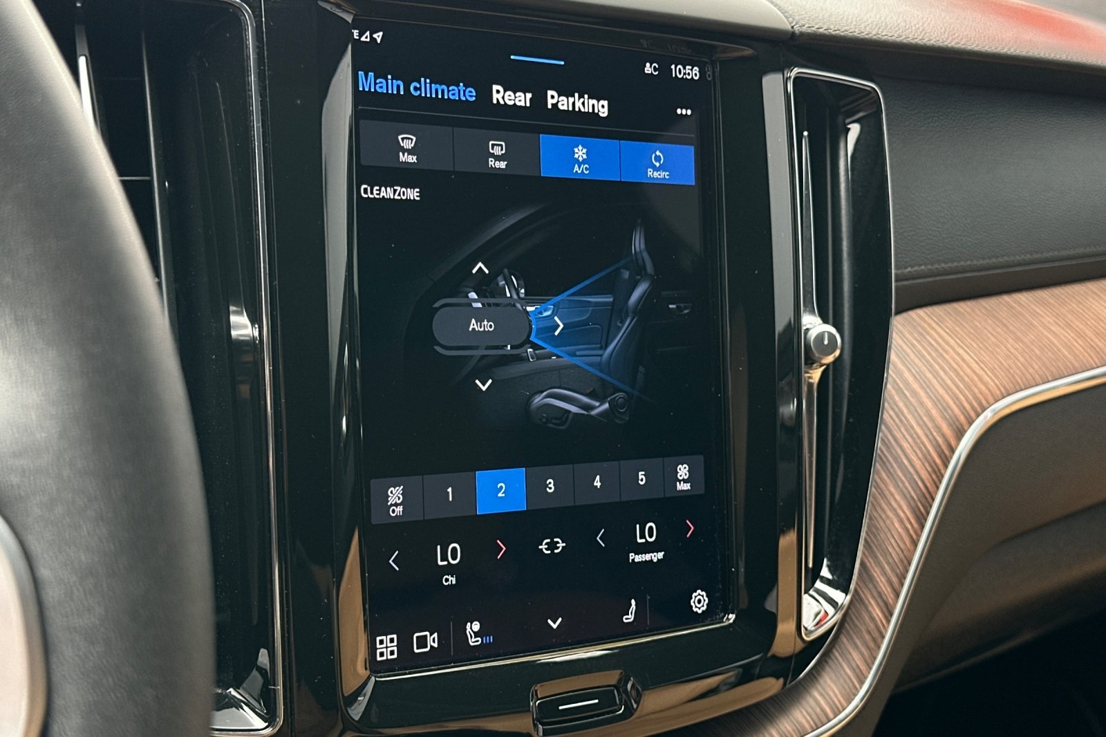 2023 Volvo XC60 B5 Ultimate photo 22