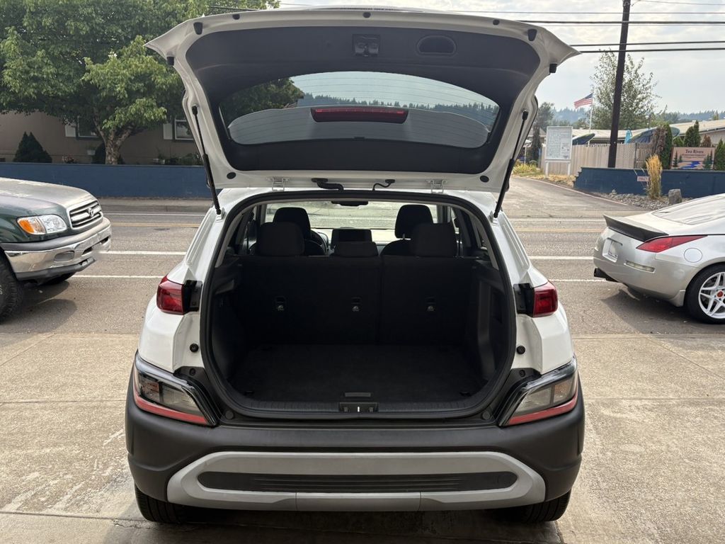 2023 Hyundai Kona SEL photo 7