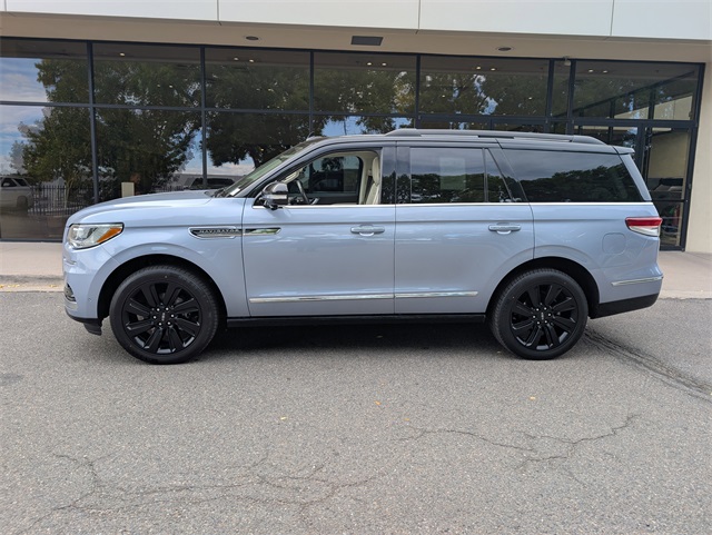 2024 Lincoln Navigator Black Label photo 3