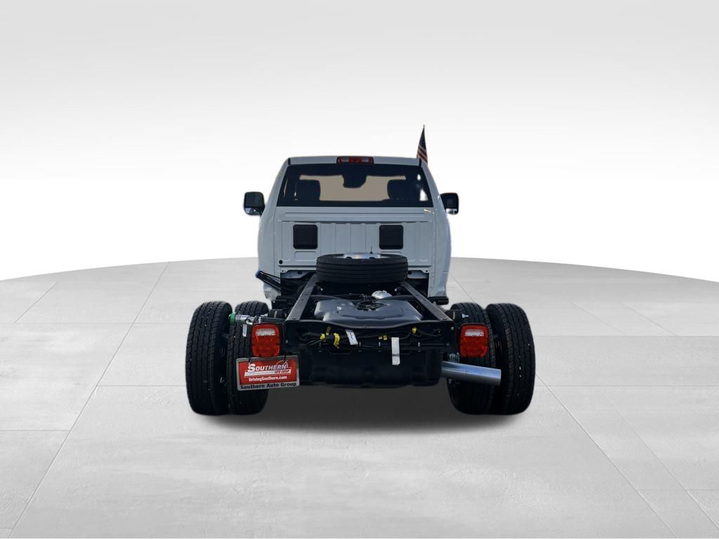 2024 Ram 5500 Tradesman photo 4