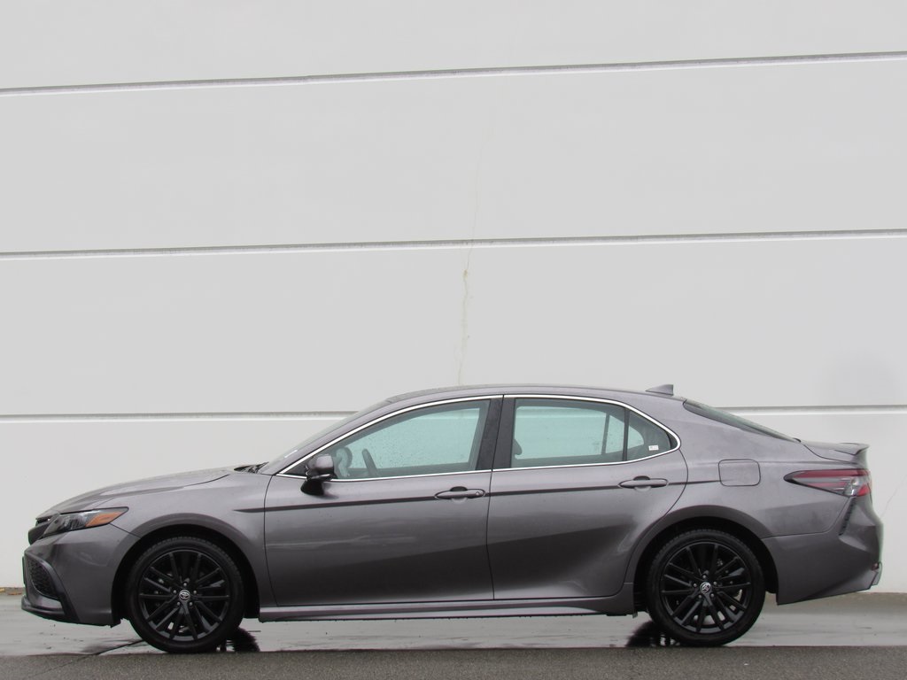 2024 Toyota Camry SE photo 3