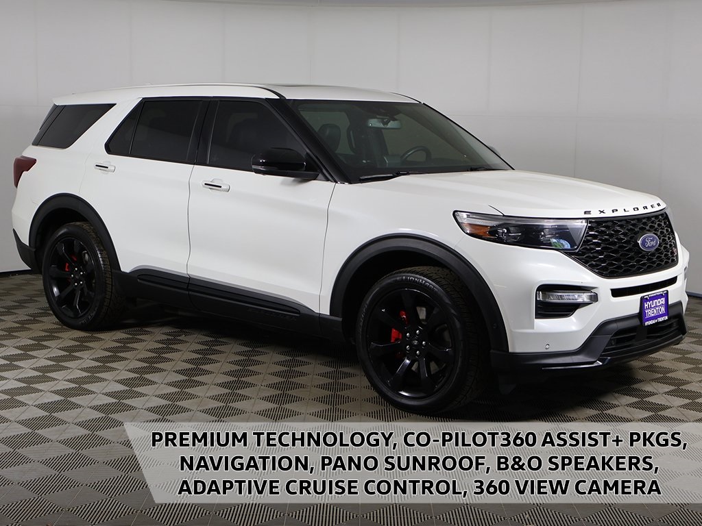 2022 Ford Explorer ST's photo