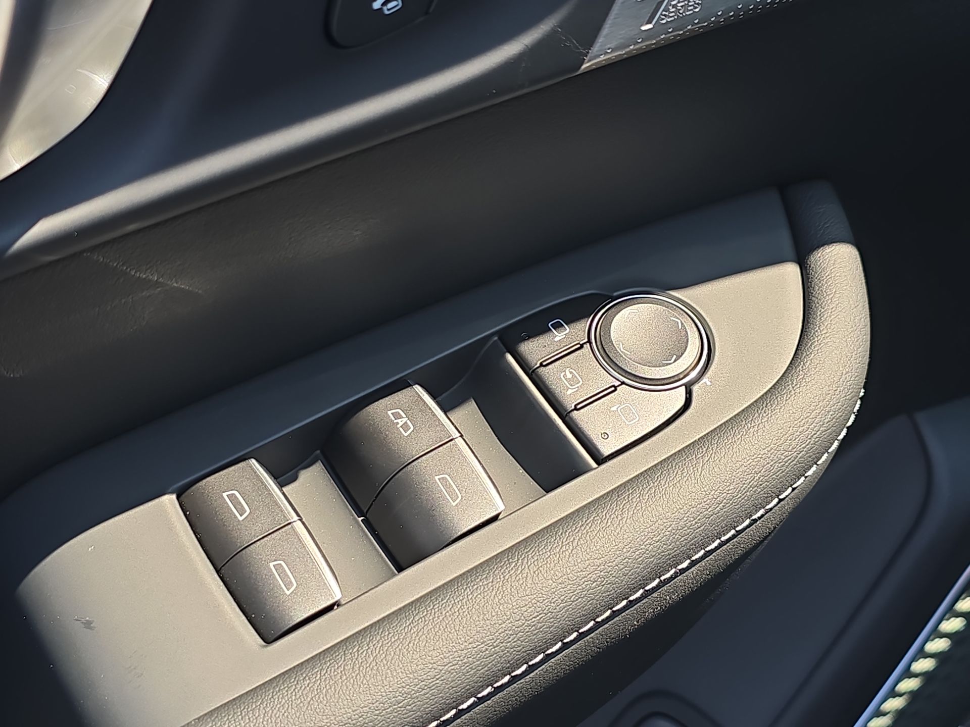 2026 Buick Enclave Avenir photo 61