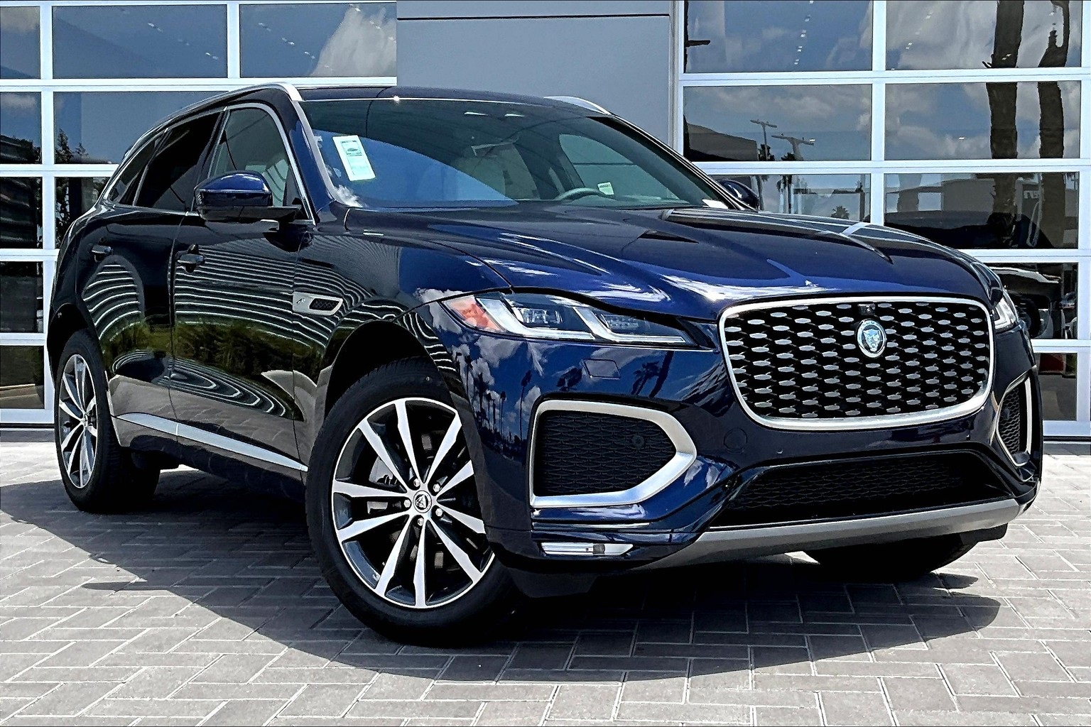 2026 Jaguar F-PACE P250 photo 2