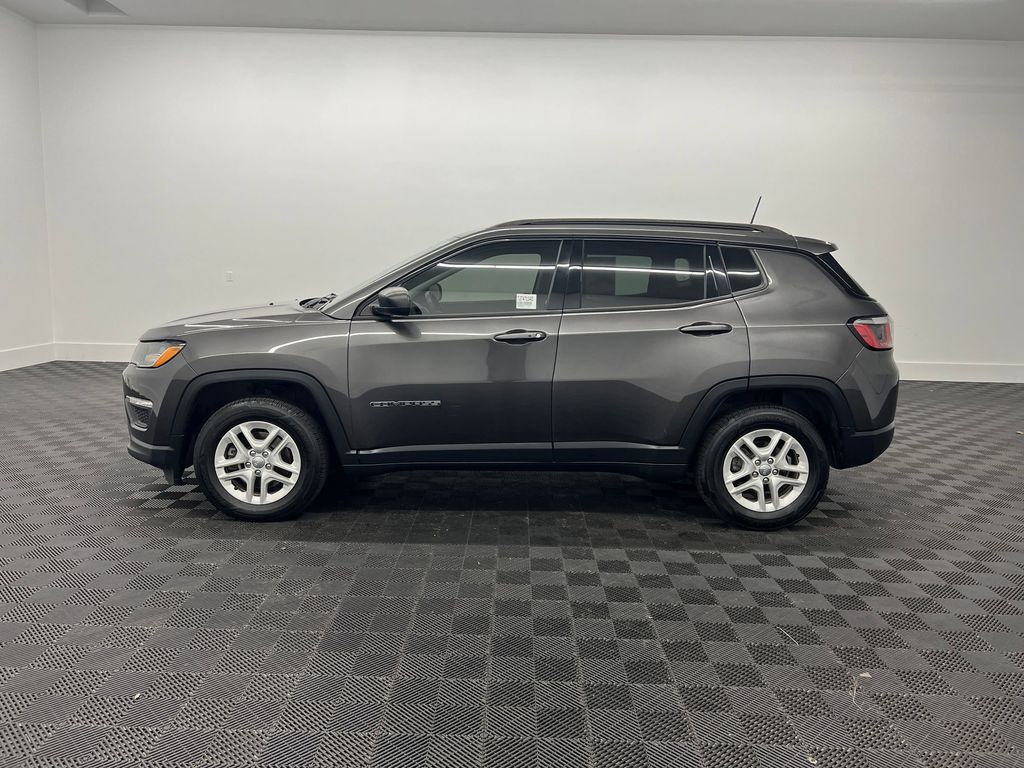 2018 Jeep Compass Sport photo 2