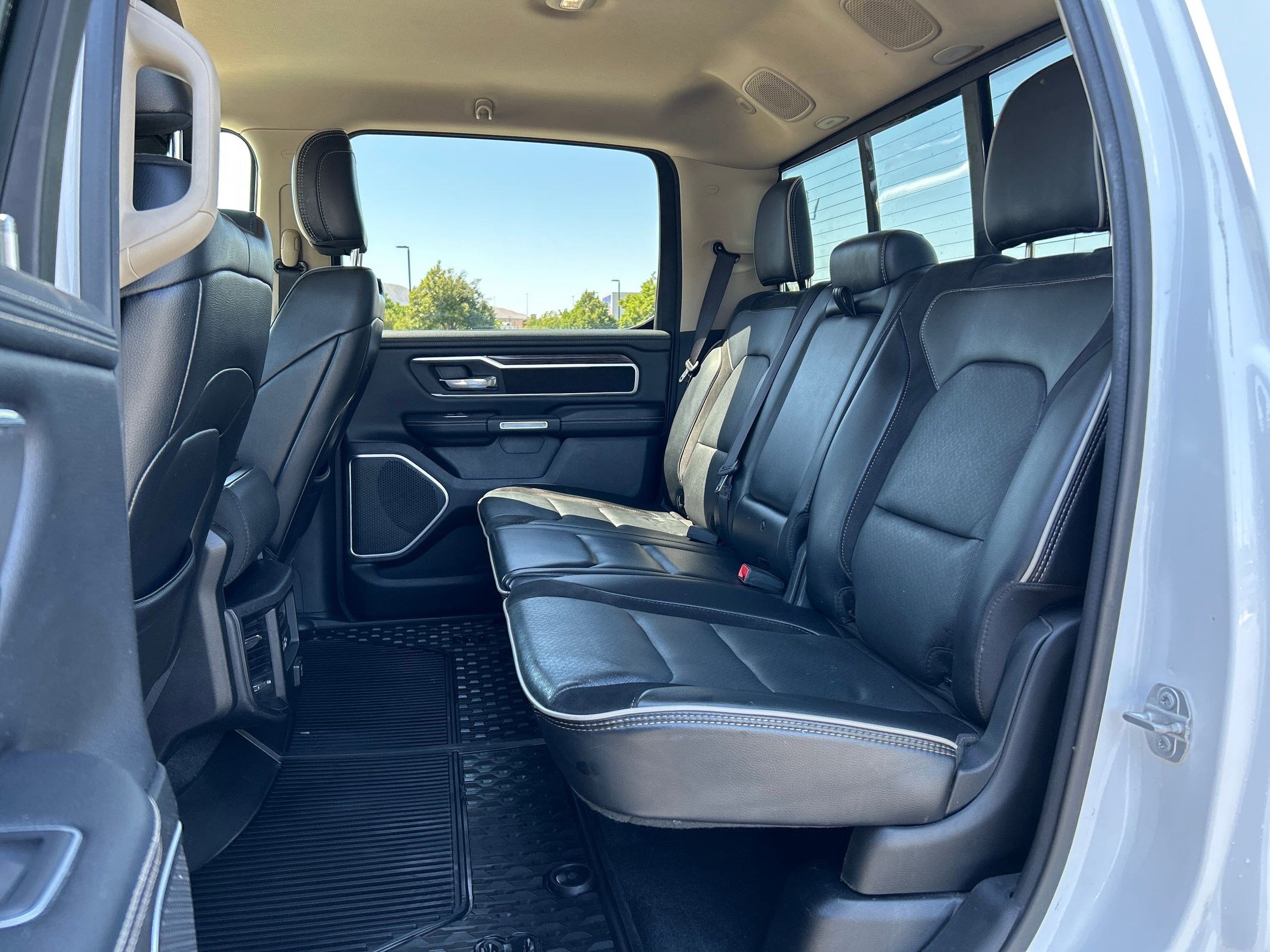 2020 Ram 1500 Laramie photo 26