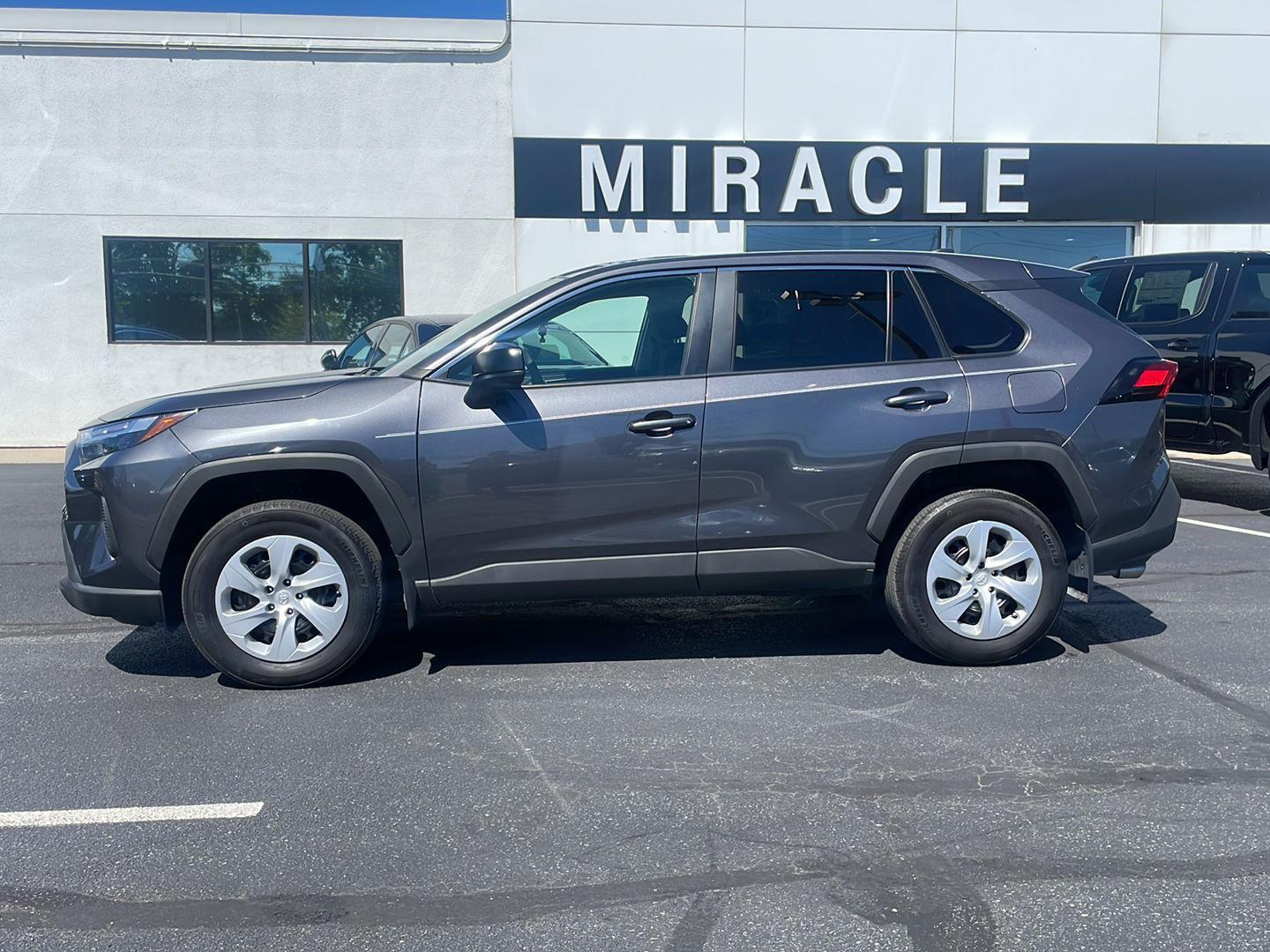 2024 Toyota RAV4 LE photo 2