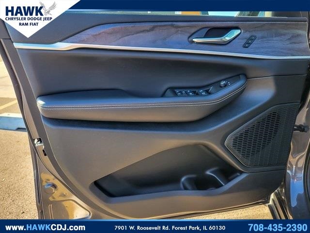 2024 JEEP GRAND CHEROKEE - Image 17