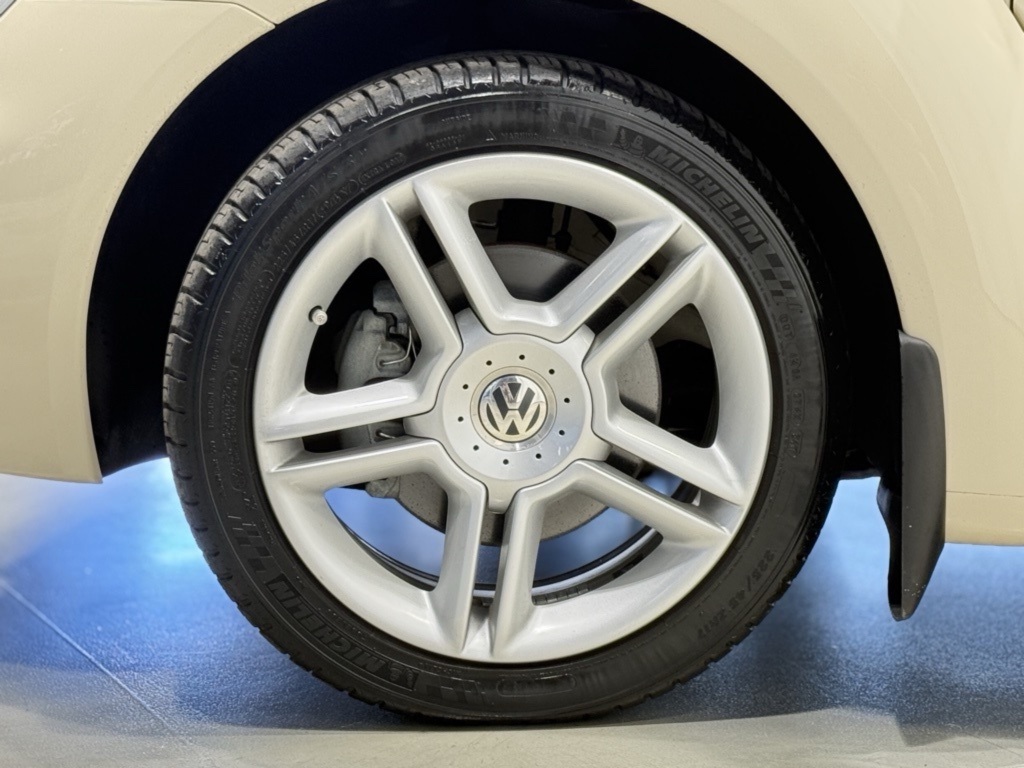 2005 Volkswagen Beetle Convertible GLS photo 19