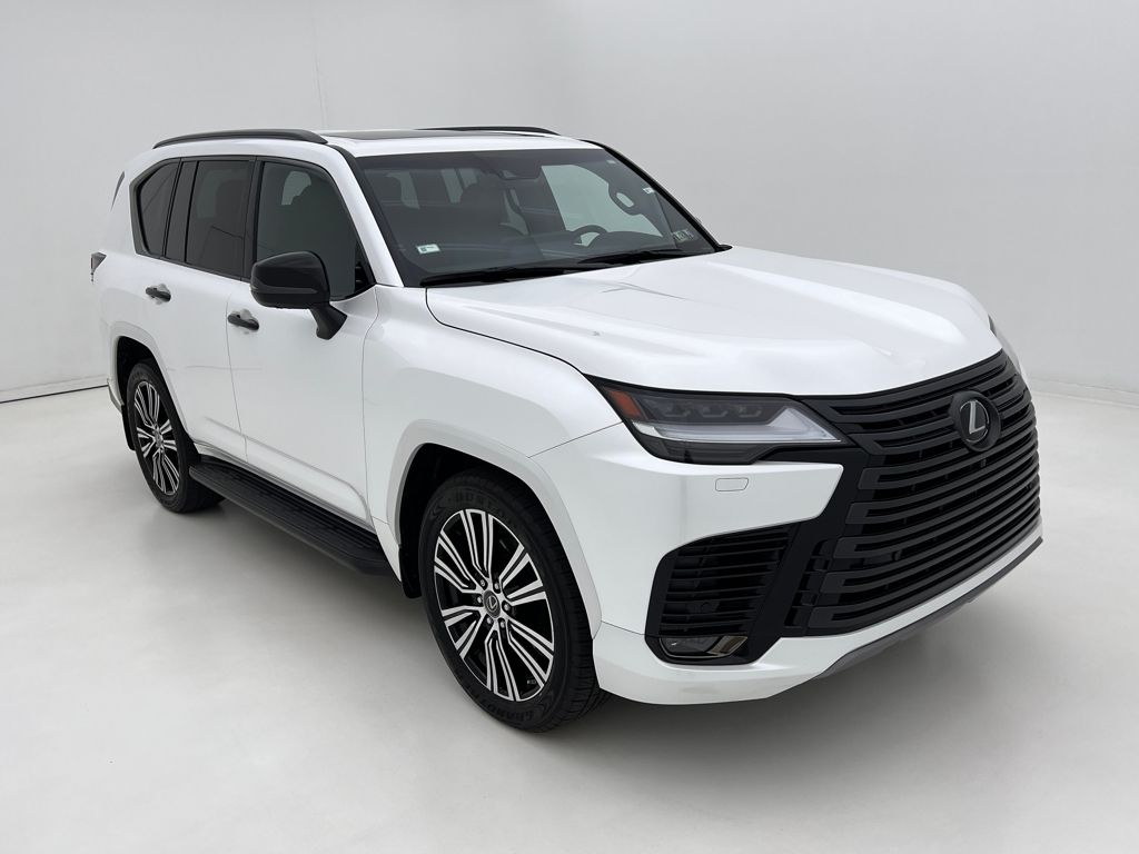 2023 Lexus LX 600 Luxury photo 3