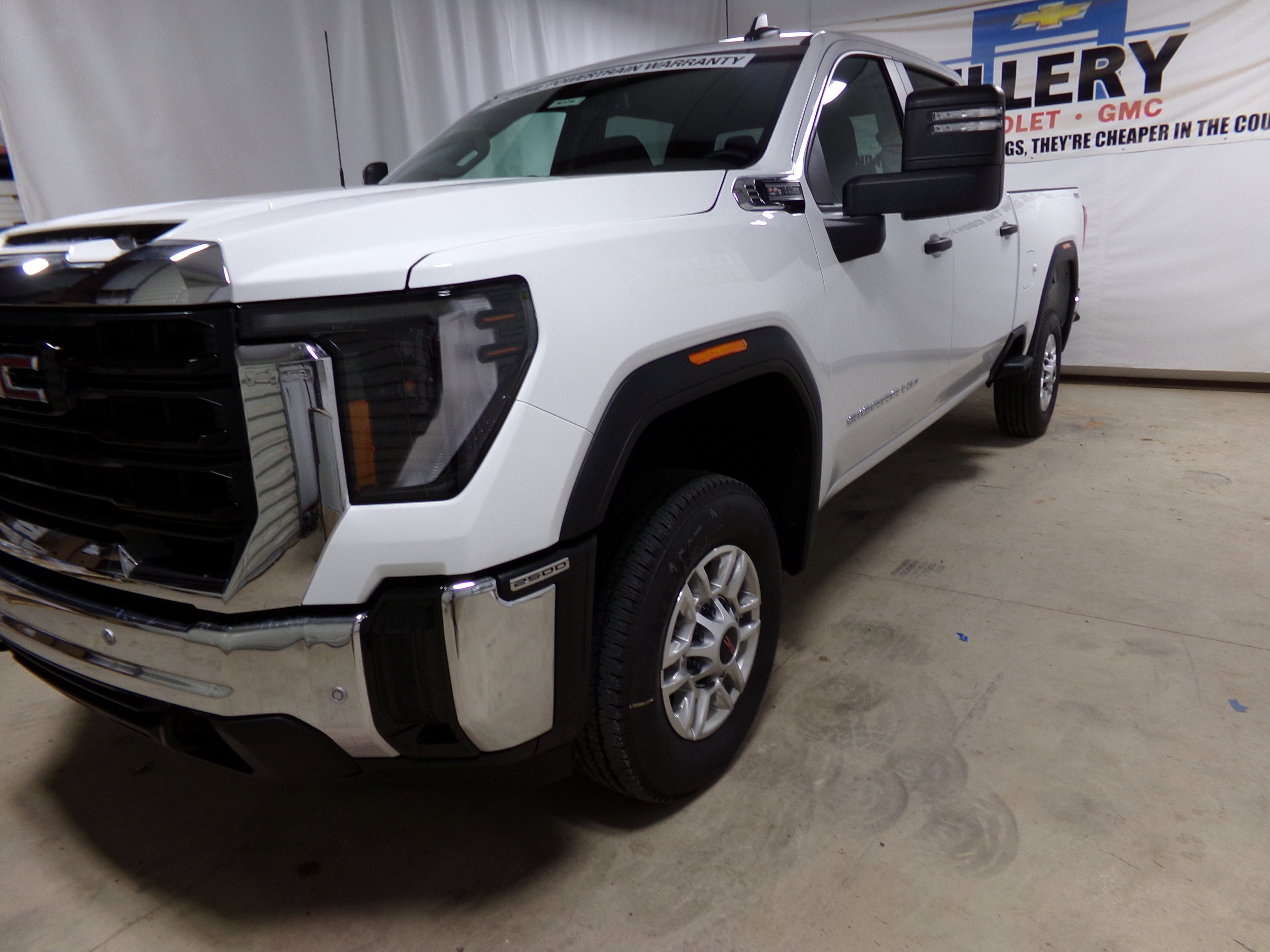 2025 Gmc Sierra 2500 HD Pro photo 2