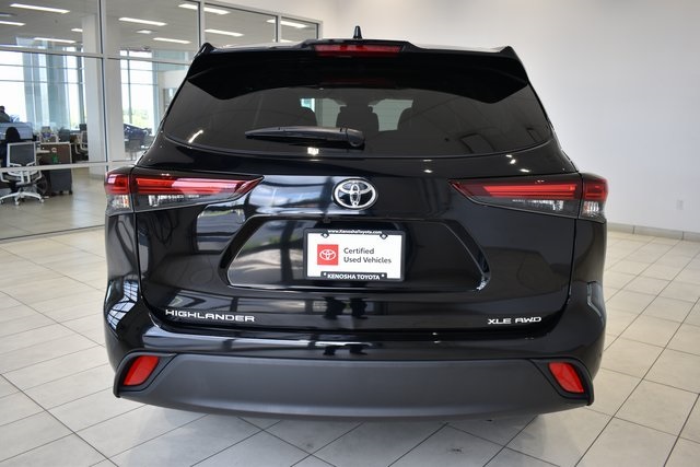 2024 Toyota Highlander XLE photo 8
