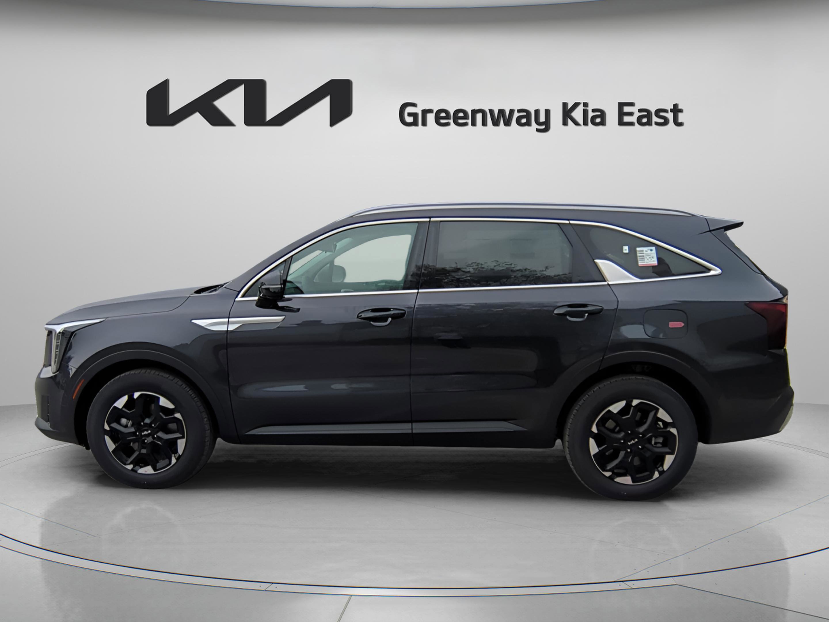 2025 Kia Sorento S photo 4